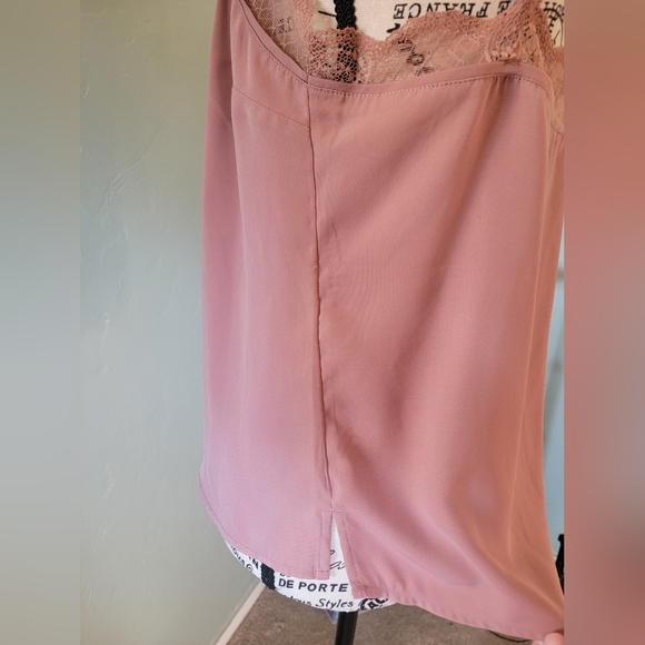 Abercrombie & Fitch top in medium. Rose colored - Picture 3 of 6